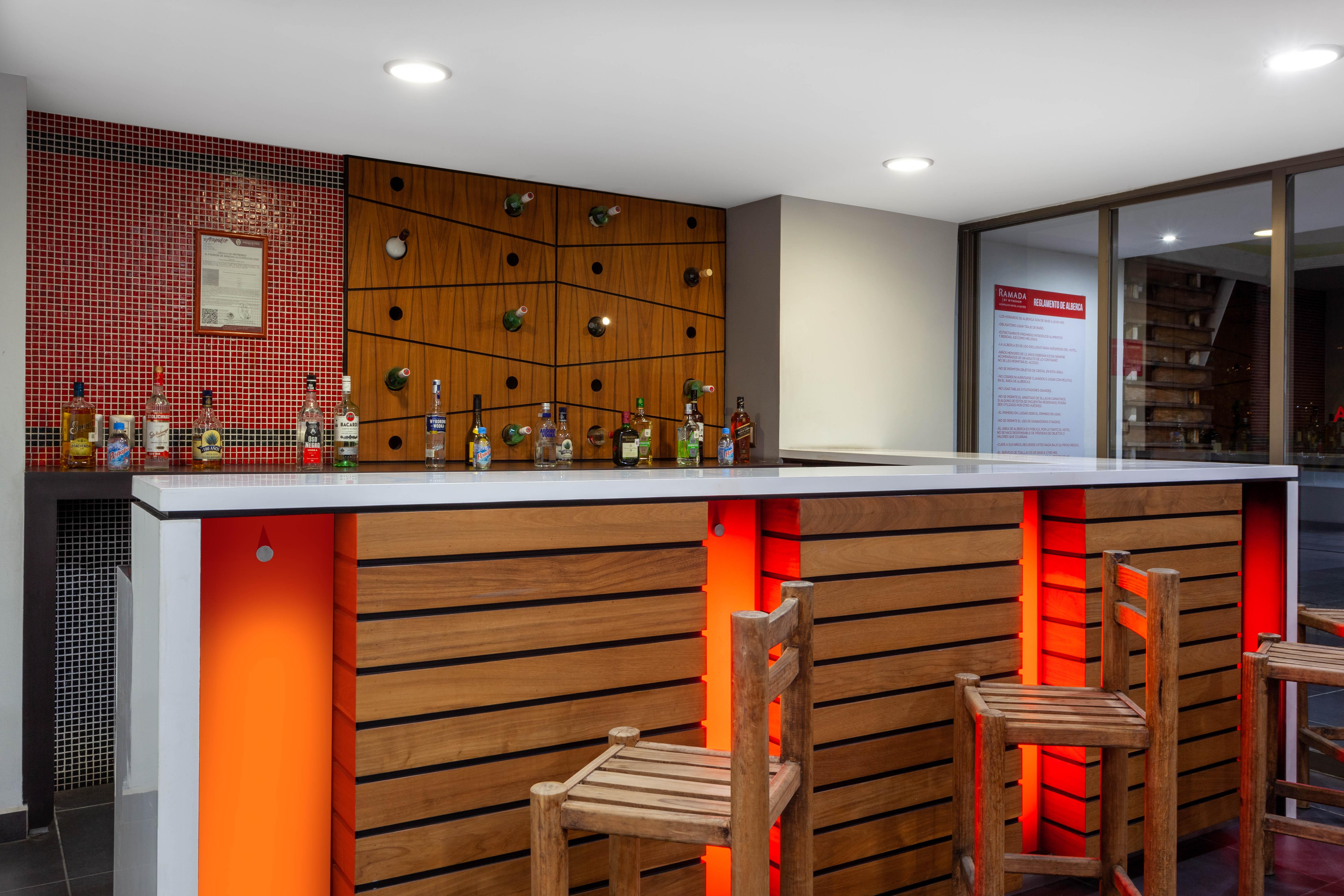 Ramada By Wyndham Acapulco Hotel & Suites Eksteriør billede