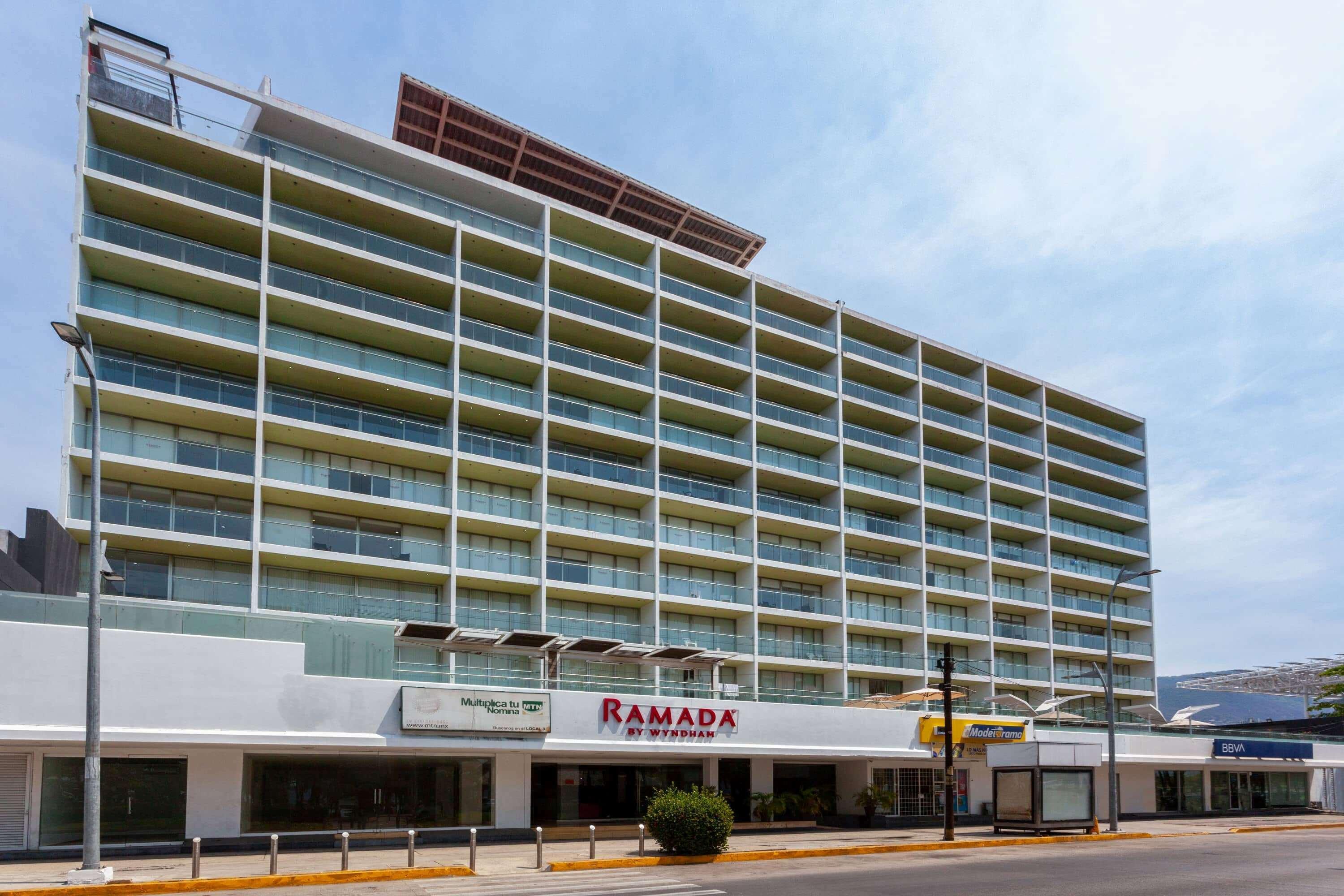 Ramada By Wyndham Acapulco Hotel & Suites Eksteriør billede